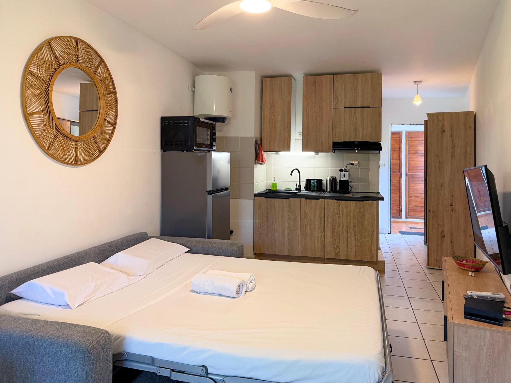 Le Ti Canbou - Studio - Pres De La Plage -By Sister Home Saint-Gilles-les-Bains Exterior photo